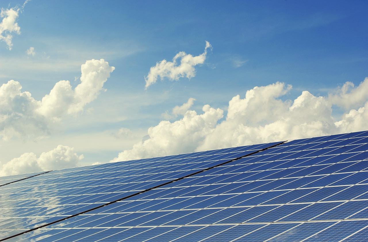 Solar Roofing Explained: Systems, Installation & Key Considerations